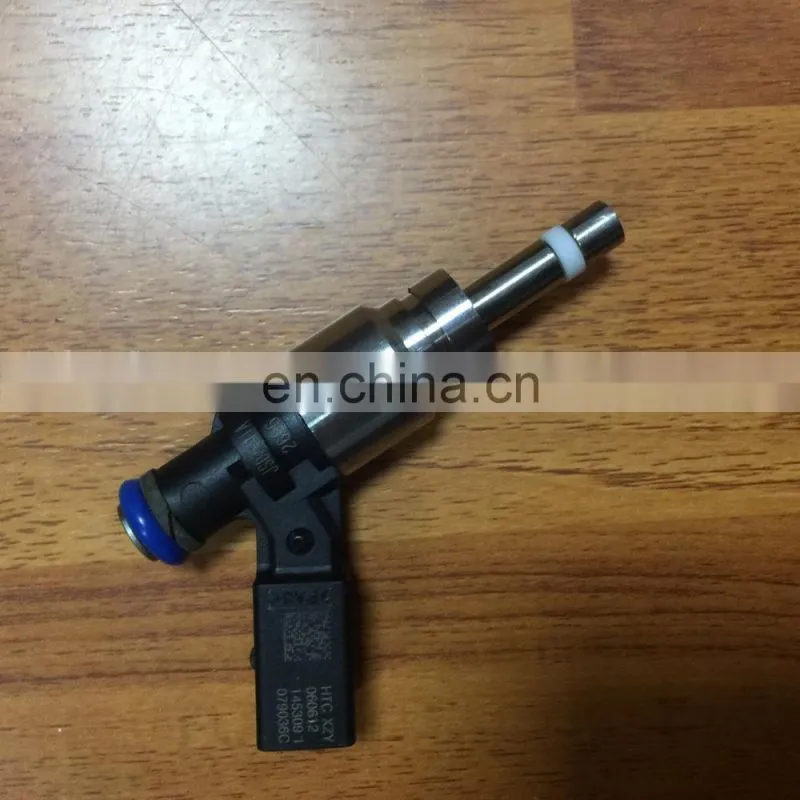 Good quality fuel injector OEM 079906036C 0261500026 for V W