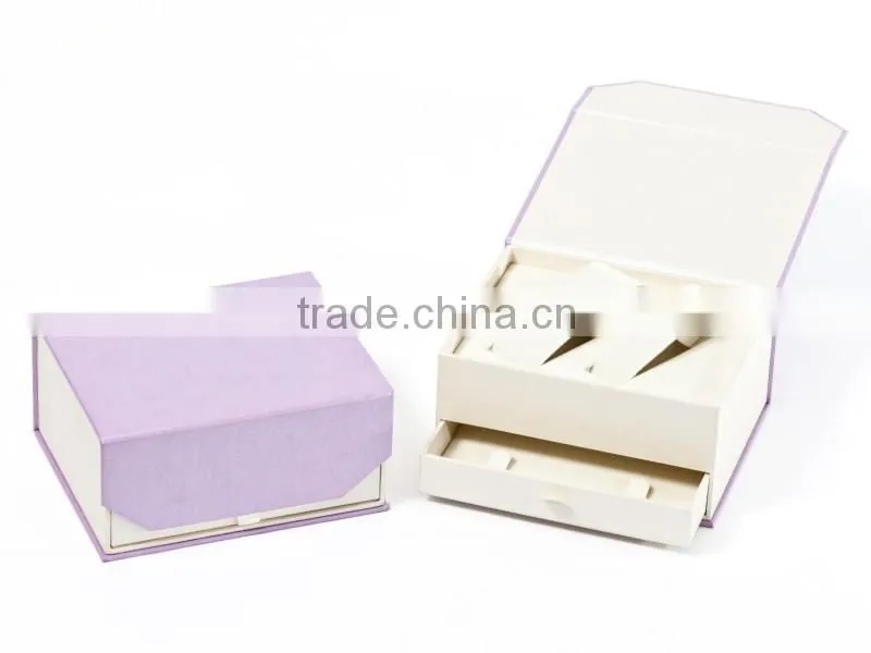 Elegant purple paper jewelry box with magnet closure