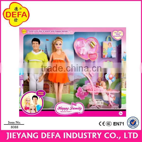 Defa Lucy family style father, pregnancy mother and child outside together