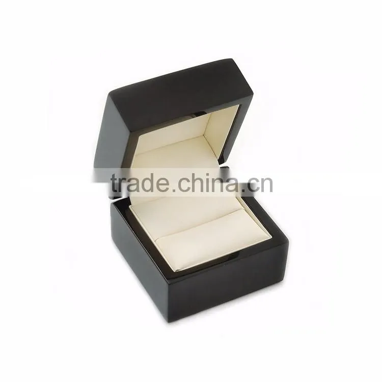 Wholesale glossy black wood jewellery ring boxes