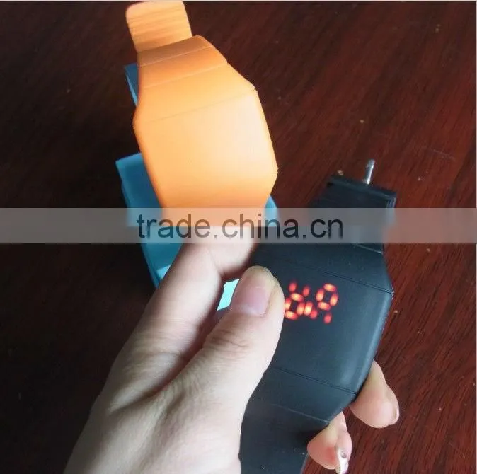 2013 Fahion super thin band silicon Led watch