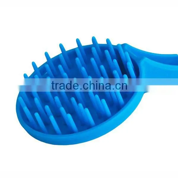 Handle for metallic scouring sponge