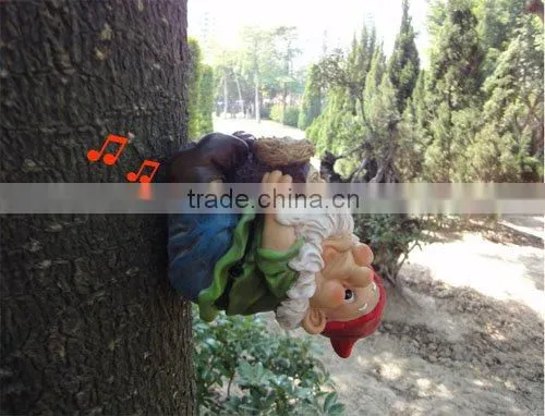Resin sensor singing dwarf craft used in garden
