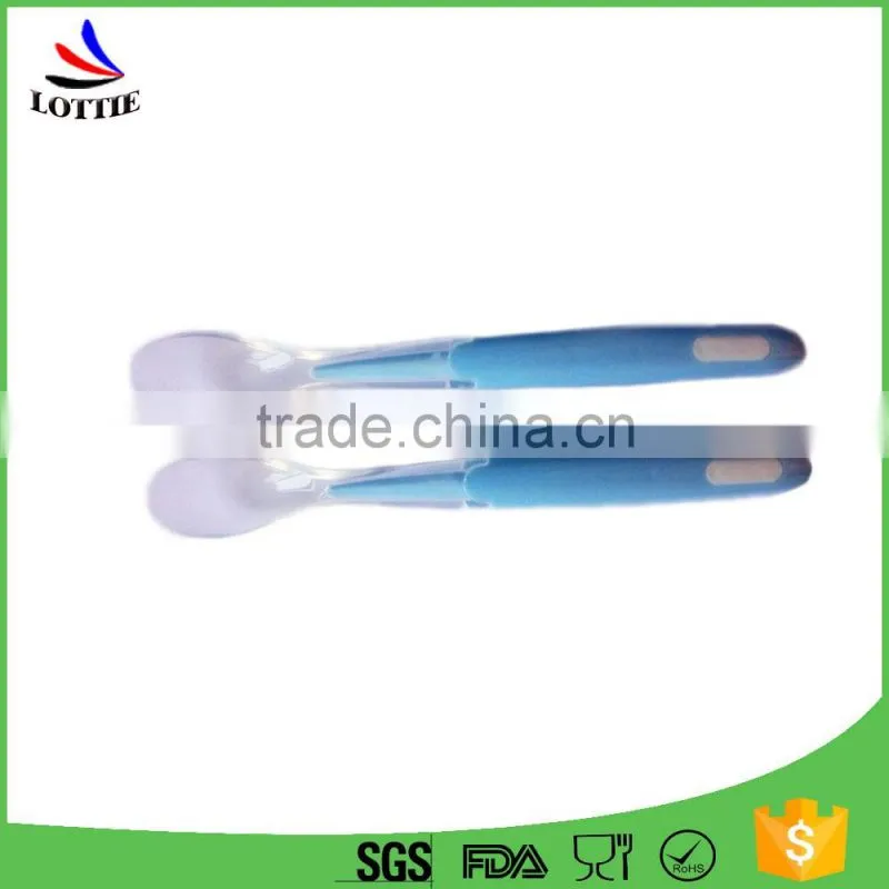 FDA food grade heat resistant non-stick silicone spoon rest.