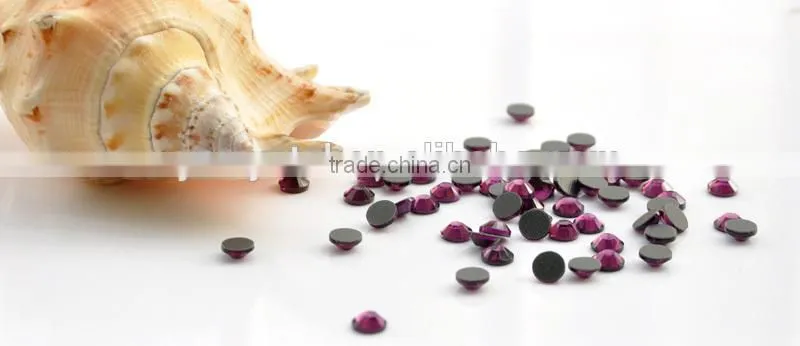 DMC Hot Fix Rhinestones Round Shape & Flatback & Glass Crystal Material in Light Amethyst