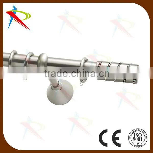 Professional factory wholesale portable curtain pole/metal curtain pole
