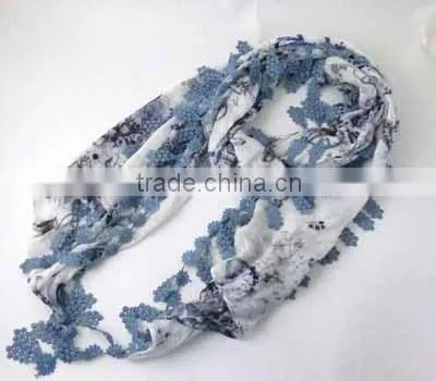 WLHH0222-42 100% Rayon floral printed plain viscose hijab with lace trim