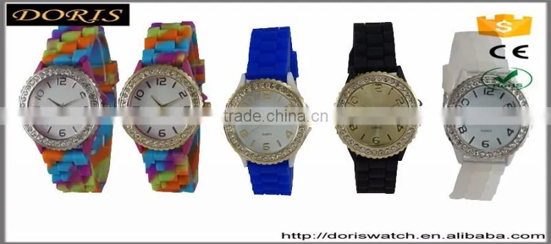 Wholesale charm man's wrist watches alloy material case silicone band