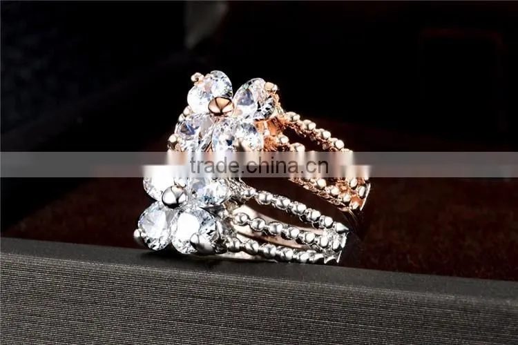 Wholesale alibaba fashion jewelry gold/silver clear crystal luxury wedding piston ring