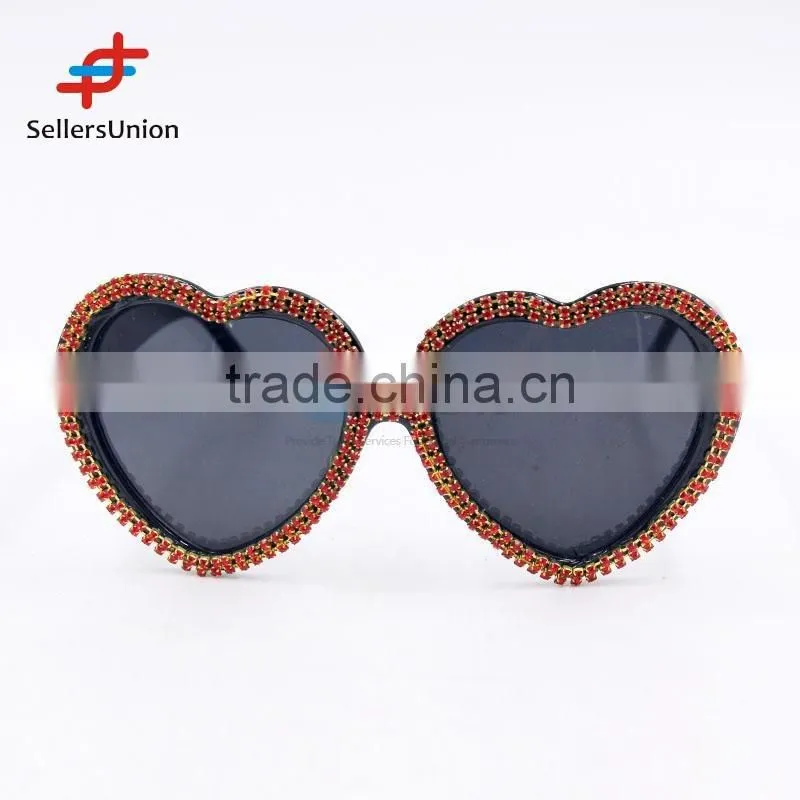 2017 hottest sale No.1 Yiwu export commission agent Good quality decorative loving heart shaped sunglasses
