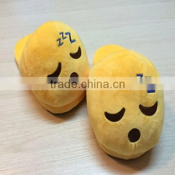 2015 Amazing Indoor Outdoor Warm Plush Heart Eyes Emoji Slippers