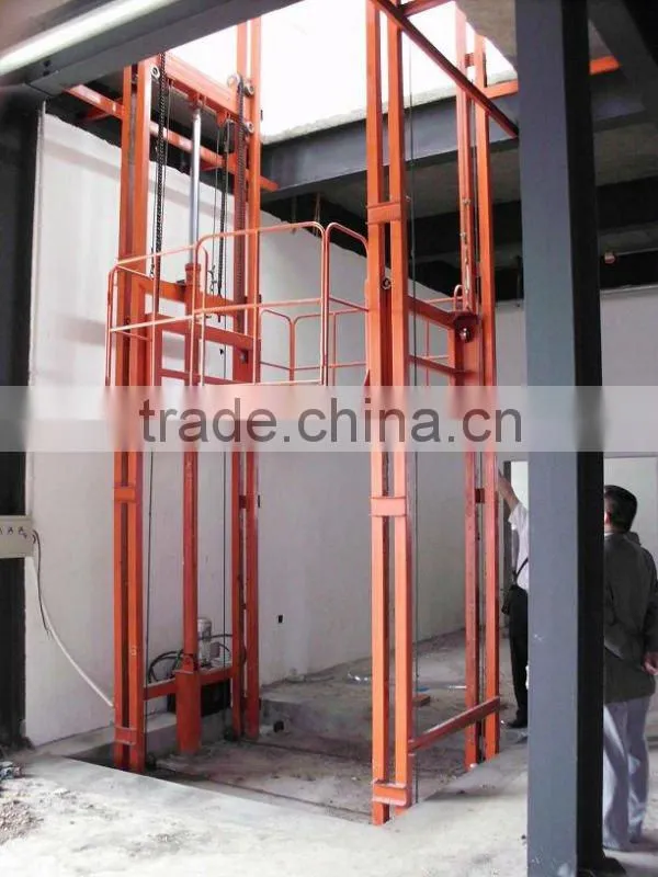Hydraulic weight lifting elevator
