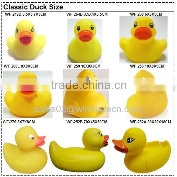 Mini plastic yellow whale rubber shower gifts
