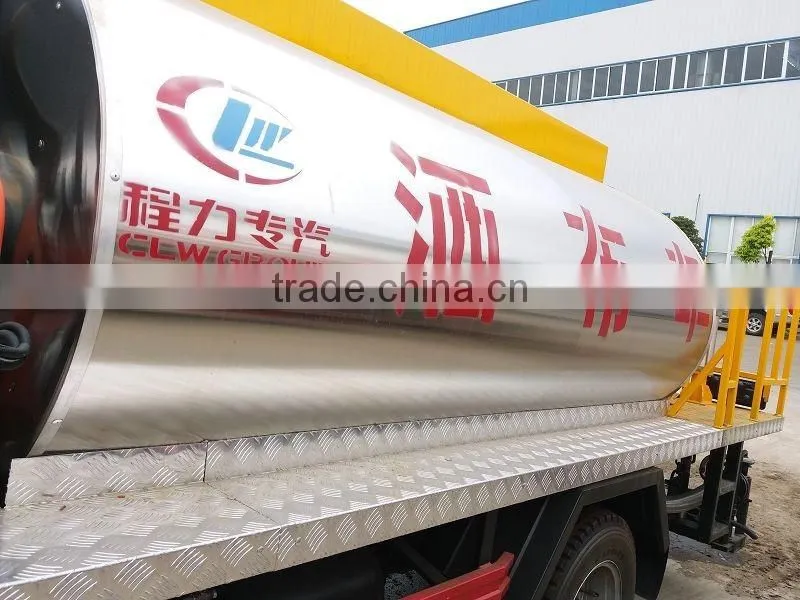 Dongfeng 4x2 bitumen sprayer truck heated bitumen truck truck mounted bitumen sprayer