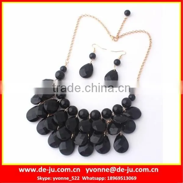 Fashionable Pearl Crystal Jewelry Plastic Necklace