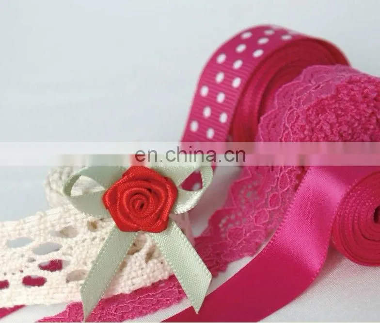 strip grosgrain ribbons with dots