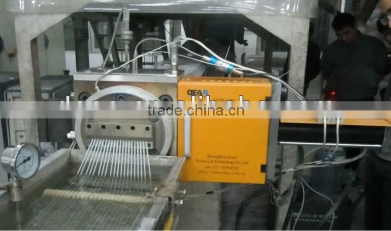 Continuous screen changer for plastic enclosure
