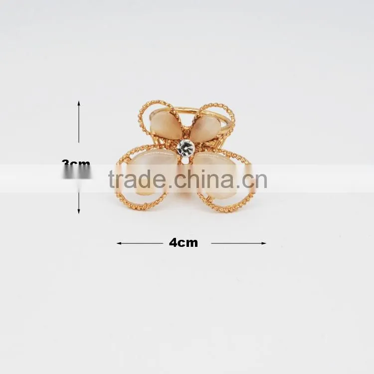 High Quality New Women's Elegant Alloy Shawl Buckle Gold Butterfly Silk Scarf Ring Clip