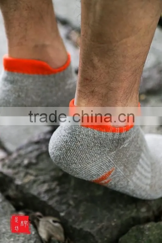 Wholesale Men Cotton Anti-Slip Sports Socks
