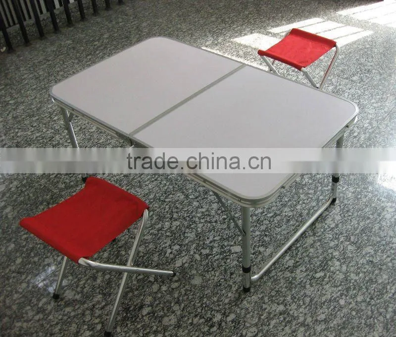Aluminum folding table