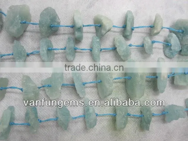 natural rough stone aquamaring