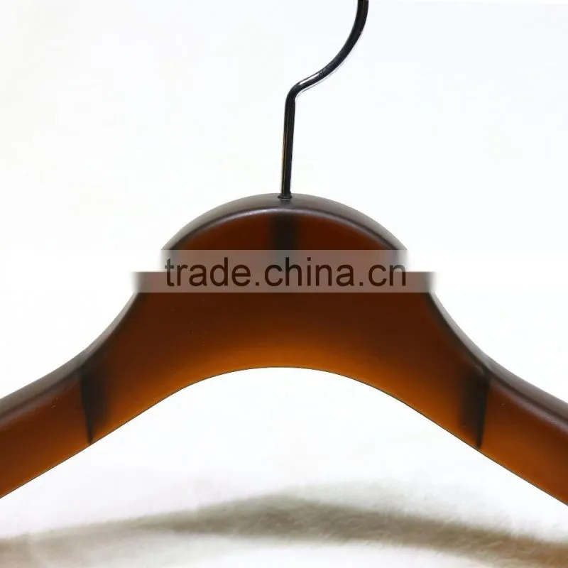 Anti slip Brown color plastic coat hanger for clothes