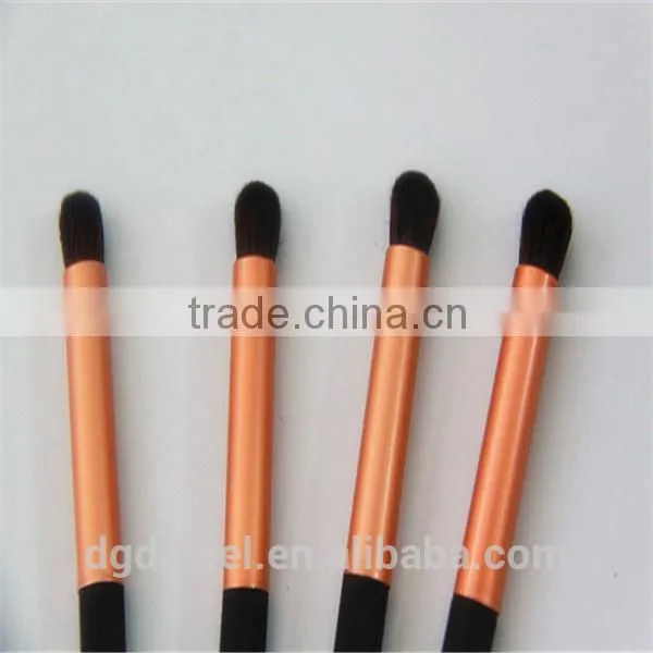 Single Synthetic Hair Eyeshadow Brush Disposable in stock