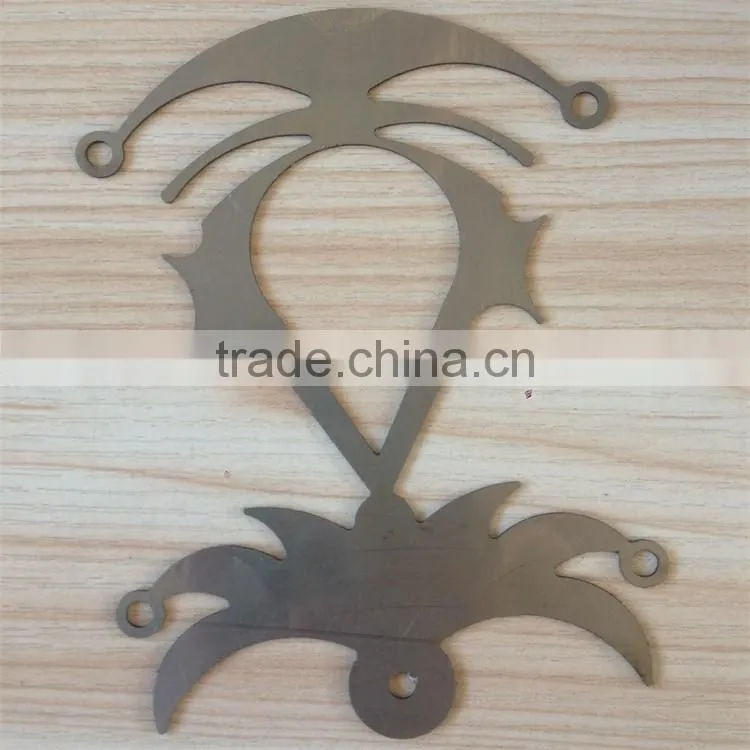 metal decrotive accessories used for Assassin's Creed and Cosplay