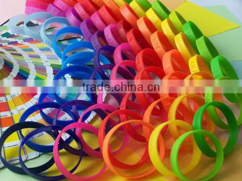 2017 New season sports silicone bracelet or wristbands from factory supply