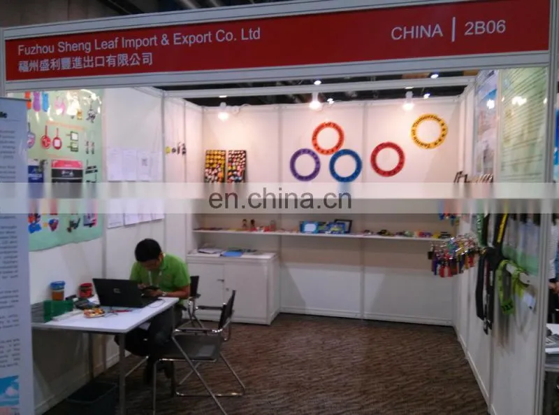 Hot sale silicone rubber bracelet key ring , 100% silicone wristband key chain , screen printing silicone keychain