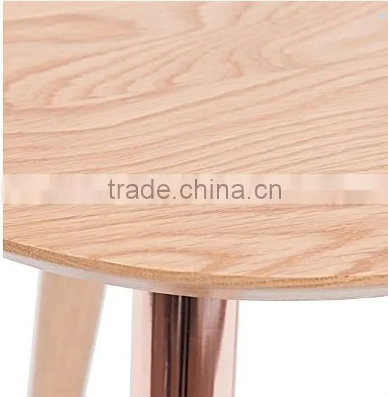 Modern metal-on-wood design Phoenix side table