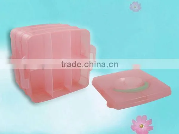 Plastic food contaioner with 3 layers and a removeable lid