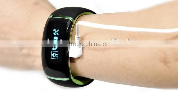 Flashing LED light smart bracelet, new model smart wristband with stock, bluetooth bracelet with customize logo for big orders