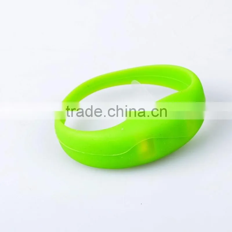 2016 new products motion activated led bracelet