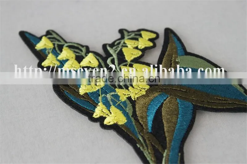 cheap price factory wholesale professional customized applique embroidered patches flower shape for clothing