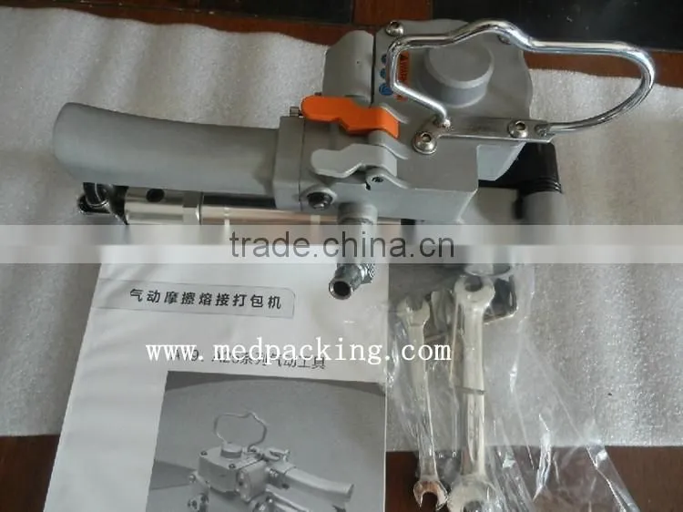 Handheld pneumatic PET strapping machine