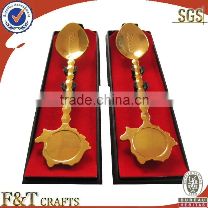 Zinc alloy high quality pearl nickel souvenir spoon for your desgin