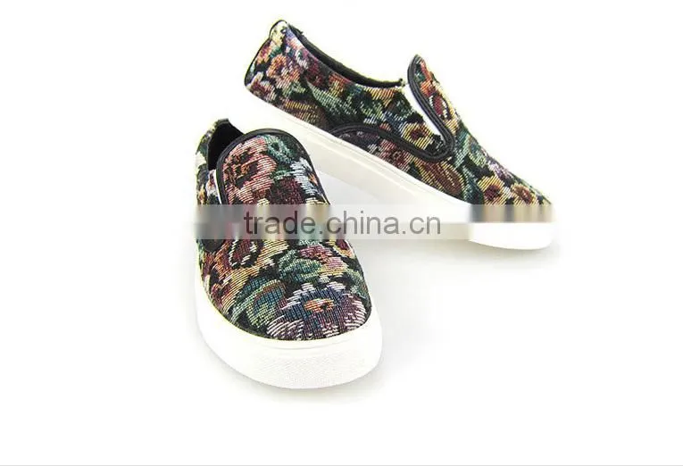 women's sneaker with Patterned Jacquard fabric