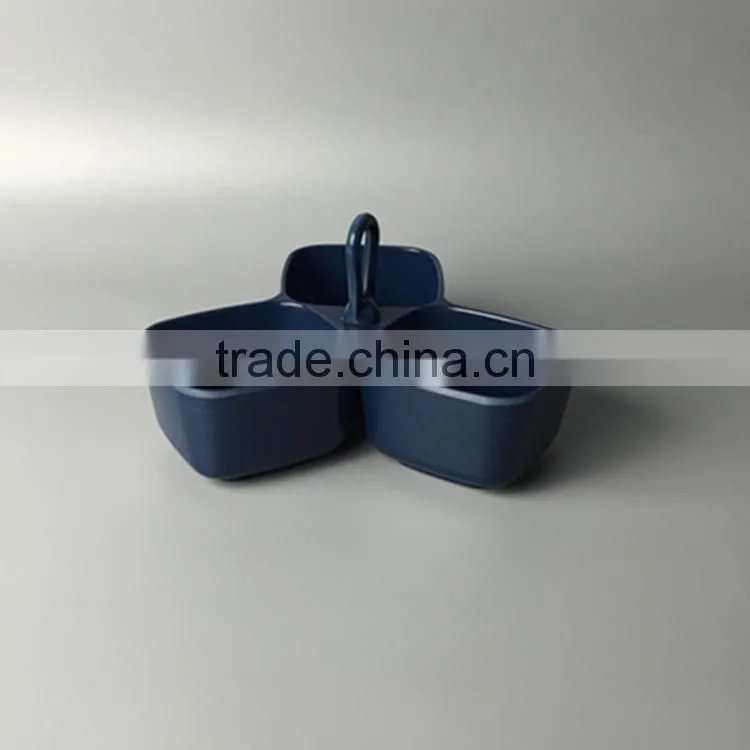 circle black color plastic bowl with divider and strainer