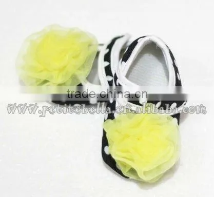 Baby Black White Polka Dots Crib Shoes with Yellow Rose MAS43