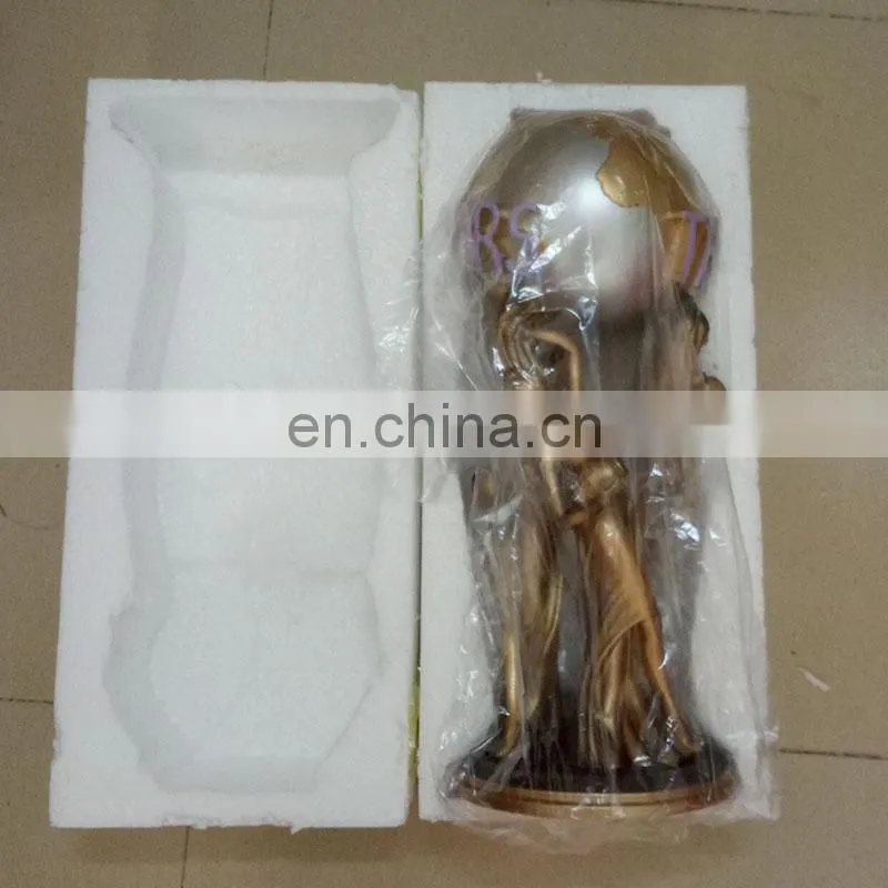 Custom China Factory 40cm Resin The World Is Yours Statue Full Size In Store