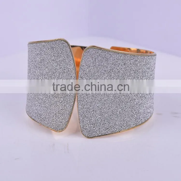 Free sample Factory wholoesale 2016 gold palm cuff bangle