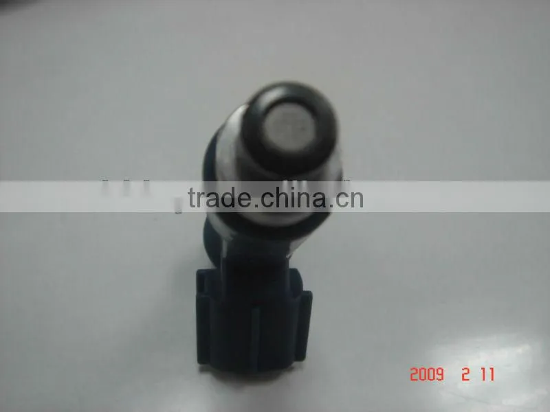 Hot sales and high quality fuel injector for Toyota Hilux 2004-2013 OEM 23209-39015