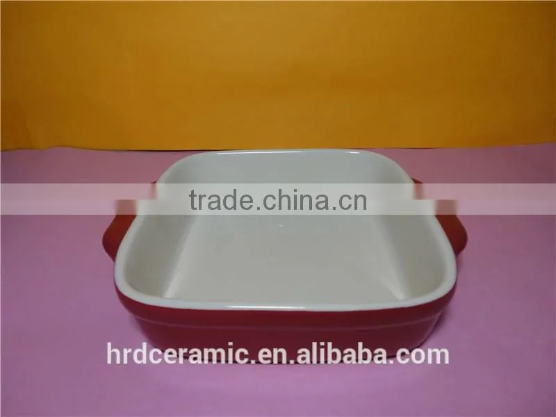 Microwave safe porcelain red oven ware bakeware with handle