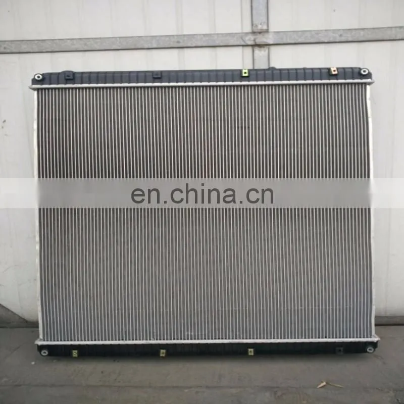 Radiator for Freightliner Cascadia 2001-1728-.jpg