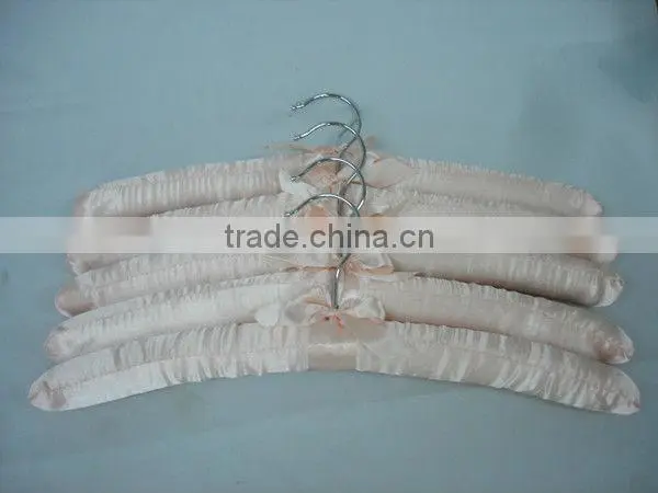 LY-18 Lovely stain hanger