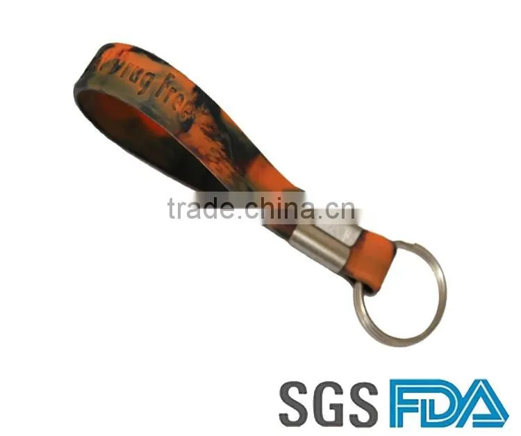 China Manufacturer Cheap custom LOGO silicone wristband keychain