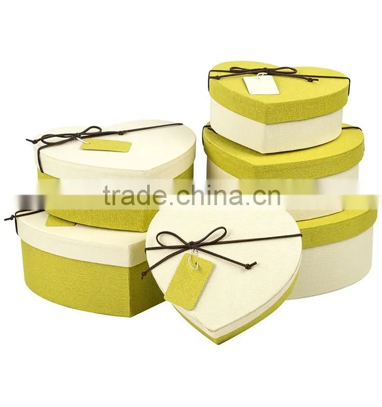 2016 newest paper gift box with heart shaped