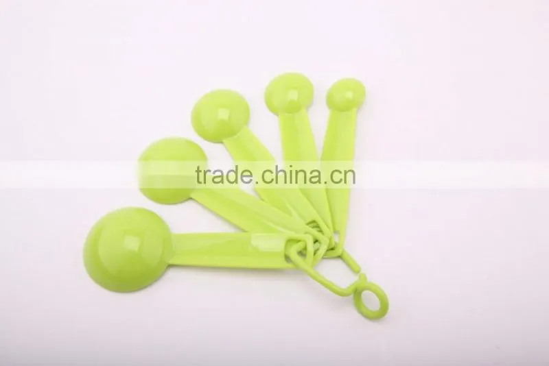 Cheap price 8-Piece Plastic Measuring Spoons, green