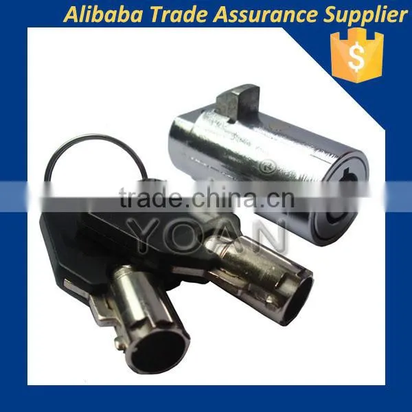 Cylinder lock for T handle vending machine